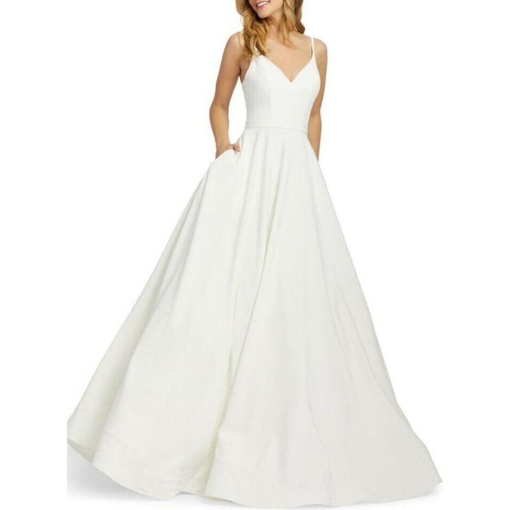 Mac Duggal Ieena Womens Size 0 V-Neck Crepe Ballgown in White Fitted Bodice New